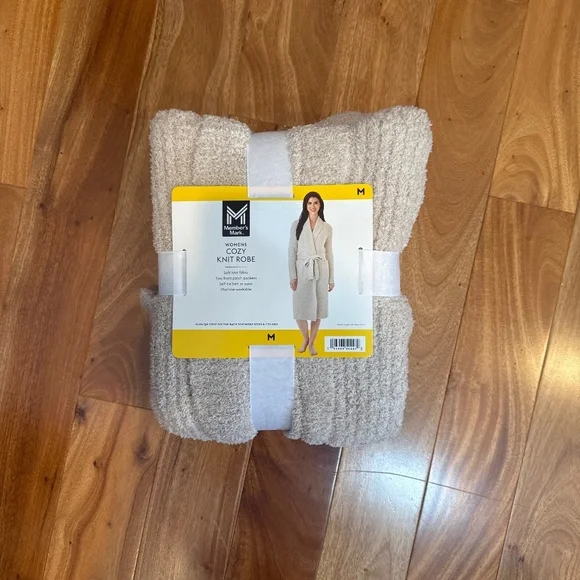 Women’s robe size medium - Picture 1 of 1